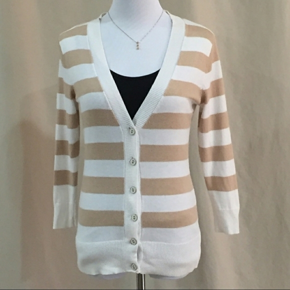 👚 New York & Company Cardigan Striped Fitted Medium M Cream Tan EUC - Picture 1 of 3